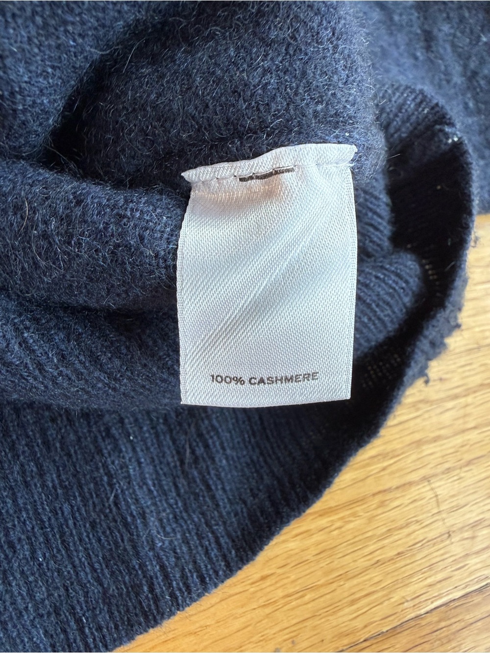 Halogen Cashmere V-Neck Sweater - Picture 4 of 5